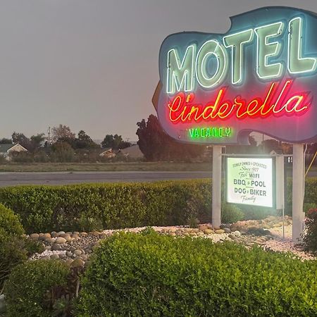 Cinderella Motel Hollister Kültér fotó
